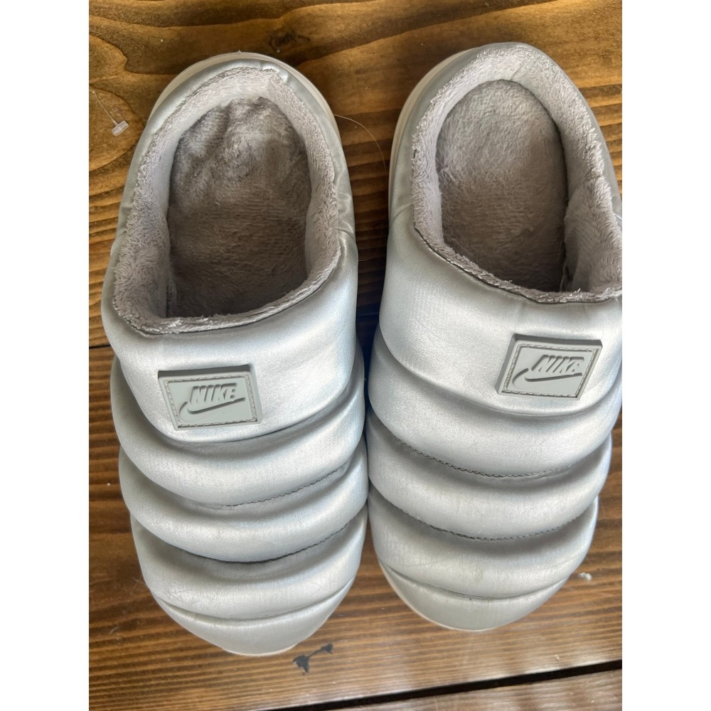 Nike Burrow Metallic Silver Puffer Slippers Fleece Lined Mules DC1458-002